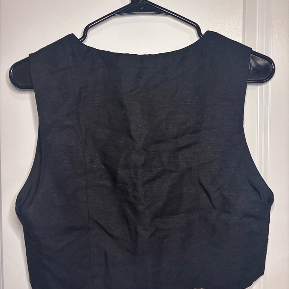 H&M Black Women's Cropped Button Down Vest - Picture 4 of 4